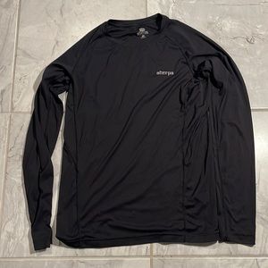 Sherpa long sleeve lightweight base layer medium
